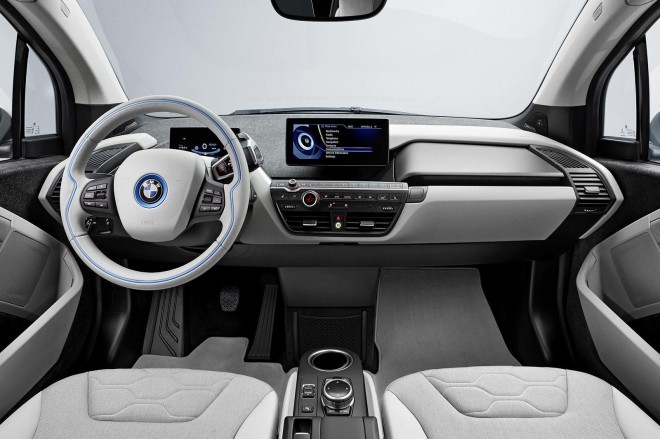 BMW i3 // Futuristische voertuigconnectiviteit die altijd "online" is