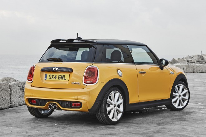 L’arrière de la sportive MINI Cooper S.