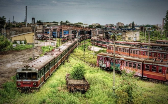 Poljska zapuščena železnica.