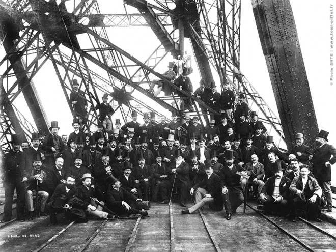 Hundreds of workers managed to build the magnificent iron sculpture in two years. Photo: SNTE.