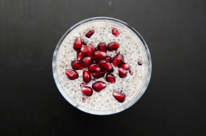 Pudding with chia seeds can also be decorated with pomegranate