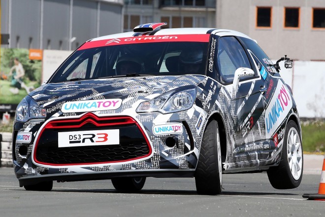 Z dirkalnikom DS3 R3 je divizja Citroën Racing v času razvoja opravila preko 10.000 km