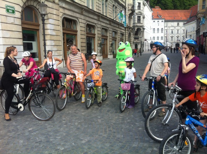 Žabica Ljuba vabi na raziskovanje Plečnikove Ljubljane.