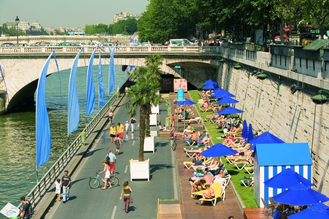 Kaupungin ranta Pariisissa.