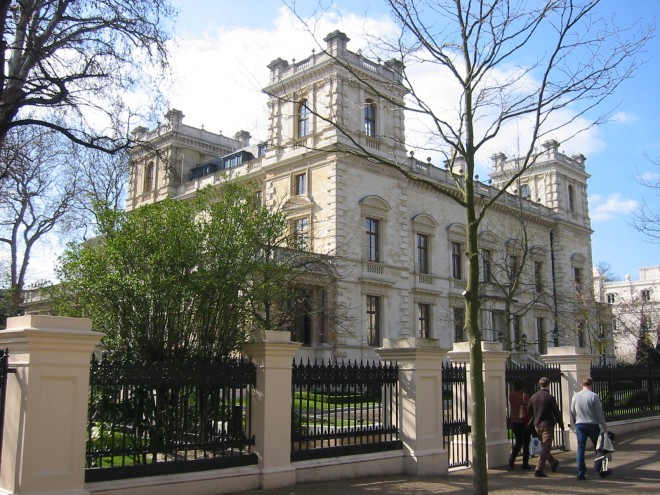 Kensington Palace Gardens v Londonu