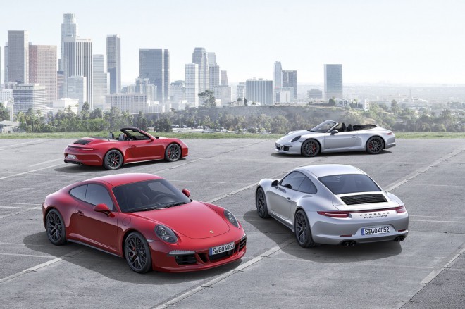 La versione GTS della 911 prevede sia la versione a trazione posteriore che quella a trazione integrale ed entrambi gli stili di carrozzeria: coupé e cabrio. 