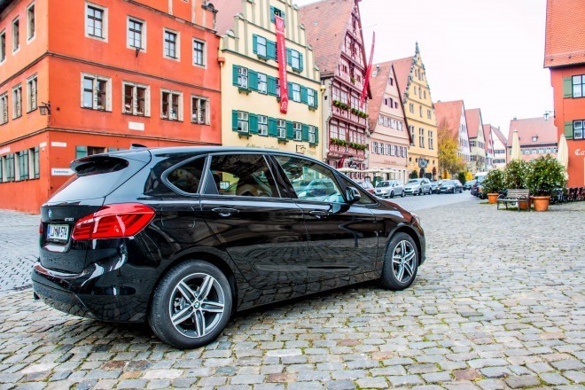 BMW ponudi dolg seznam dodatne opreme, a na drugi strani da veliko že v osnovni opremi. Cena testnega vozila je znašala: 35.423 evrov