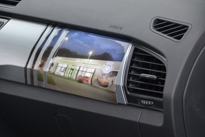 A cute novelty or special feature is also the sticker on the passenger's side, where for 17 euros the customer can print a picture of the family or whatever they want, and Škoda will make two such stickers for you (one as a backup, if you happen to make a mistake the first time).