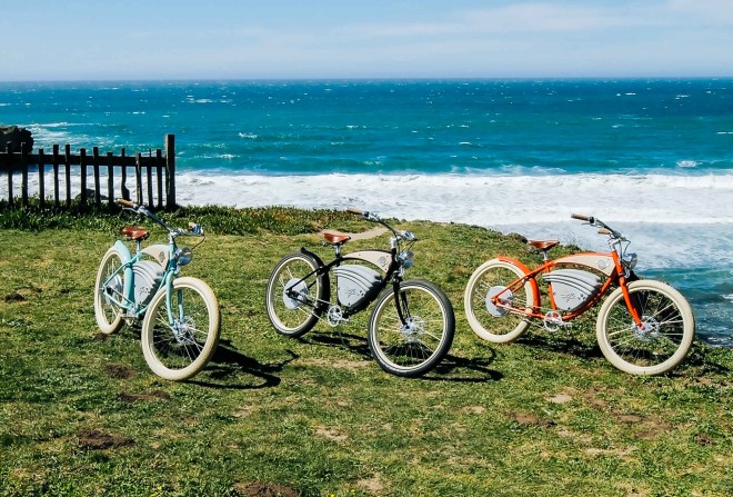 Três versões da e-bike CRUZ: Fiesta, Cola e Aqua (da esquerda para a direita)