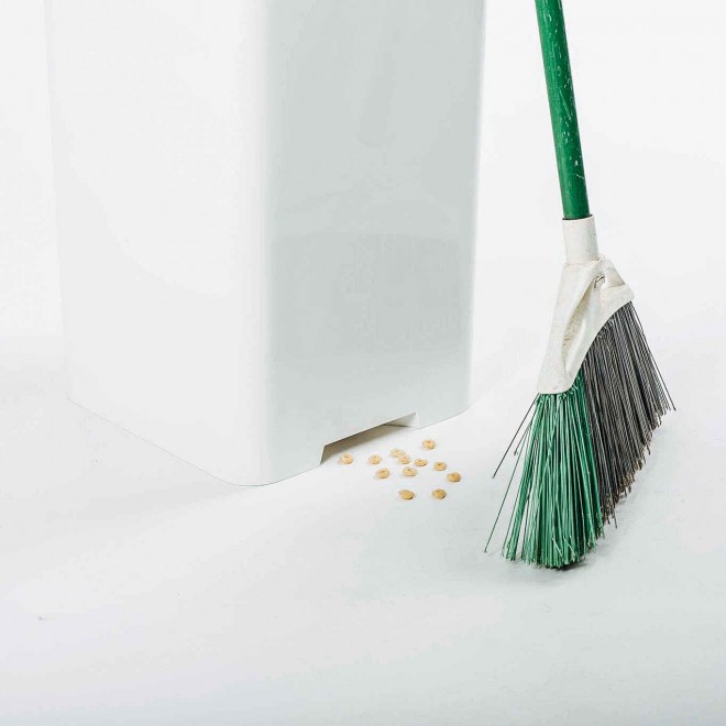 Der Bruno Smart Bin mit eingebautem Staubsauger schickt den Müll in die Mülltonne der Geschichte.