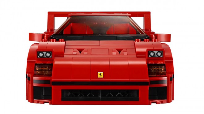 El Ferrari F40 parece tóxico incluso estando hecho de piezas de Lego.