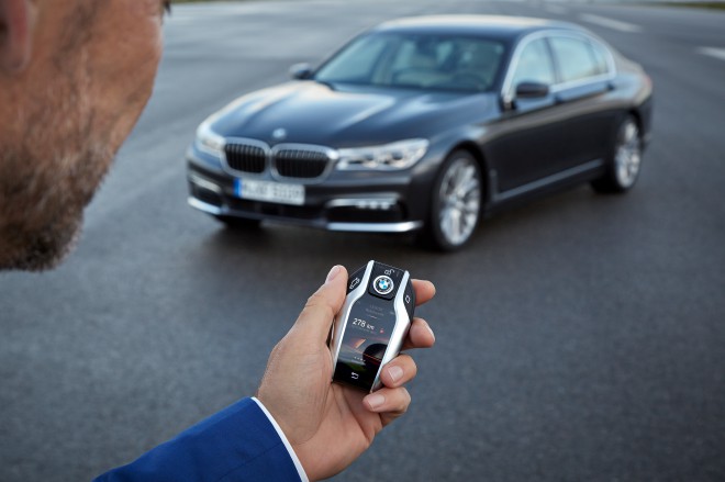 S tem ključem se boste počutili kot James Bond! Novi BMW Serije 7 [2015]