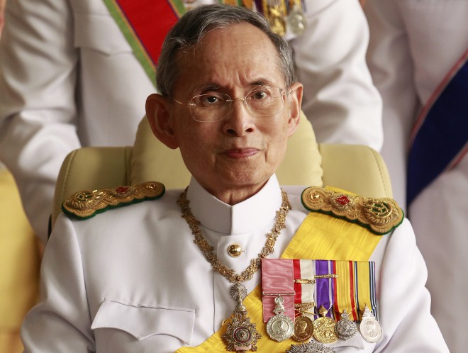 Najbogatejši pripadnik modre krvi, Bhumibol Adulyadej, tajsk kralj.