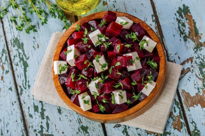 Roasted beetroot with thyme and goat's cheese according to Binet Volčič's recipe