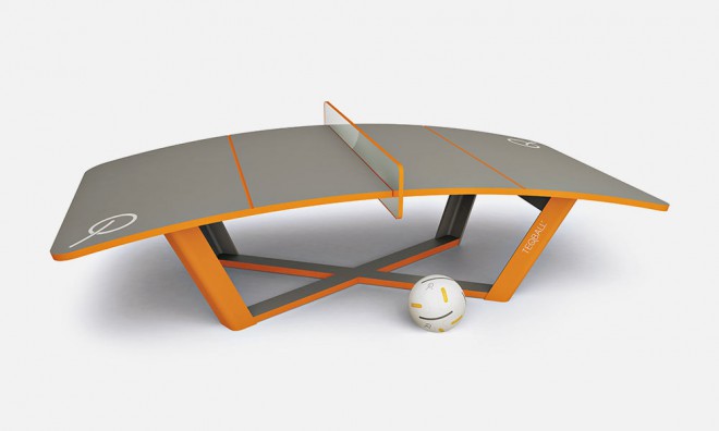 Teqball utiliza una mesa muy curvada y la curva es el resultado de muchos estudios.