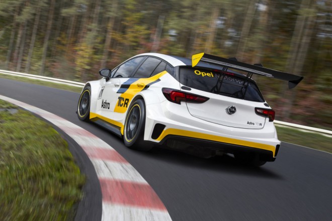 The Astro TCR was developed by Opel with its long-time partner Kissling Motorsport.