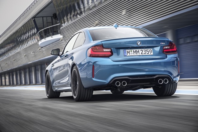具有难以抗拒的吸引力的 BMW M2 Coupé 将吸引男士们的目光。