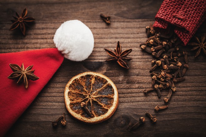 Create the smell of Christmas in a very simple way.