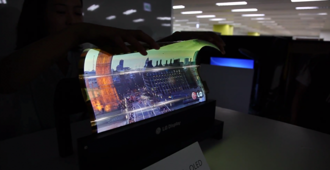 LG je na CES-u 2016 predstavil upogljiv 18-palčni zaslon.