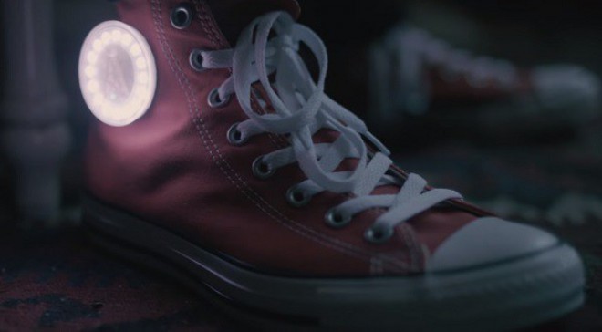 Superge All Star Converse v vlogi vremenarja.