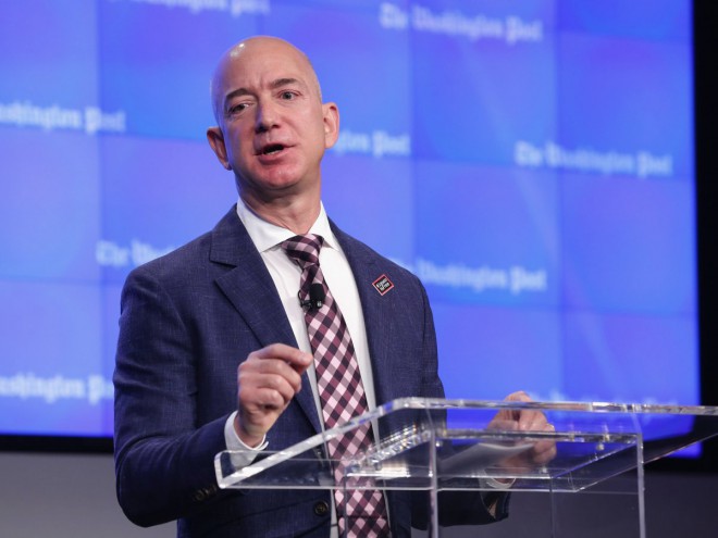 Jeff Bezos je opravljal imenitno službo na področju financ (Foto: Chip Somodevilla/Getty Images)