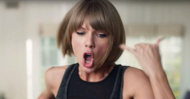 Taylor Swift v Applovem oglasu za Apple Music.