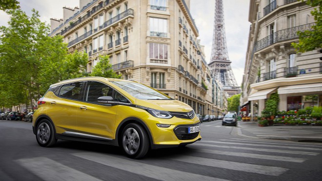 Nova Opel Ampera-e se predstavlja v Parizu.