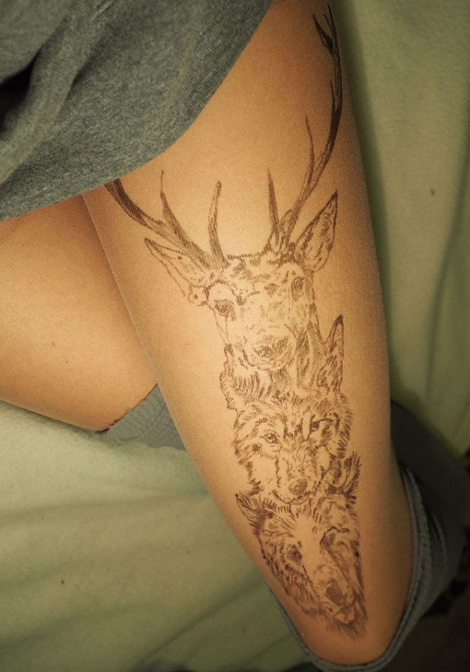 Sexy pantyhose with handmade motifs.