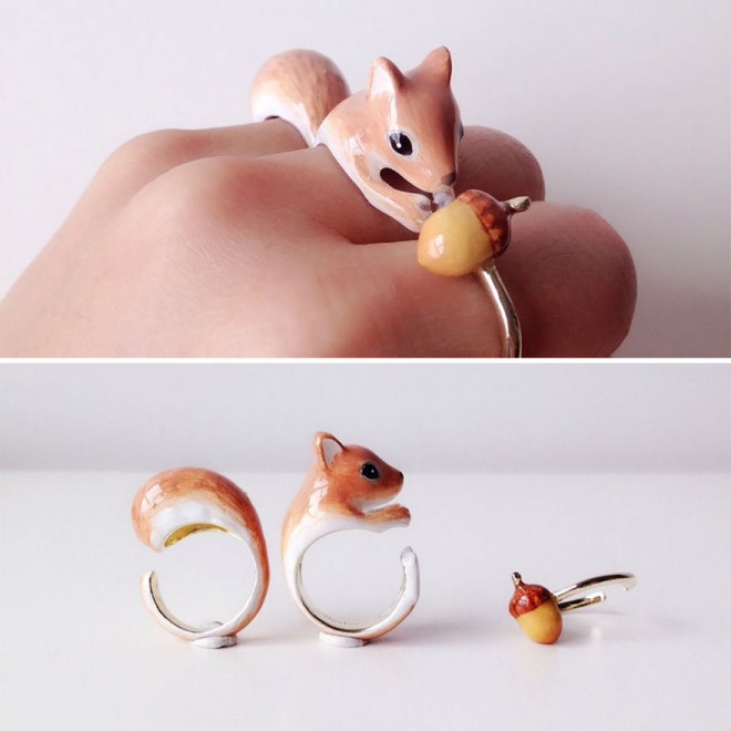 Tridelni prstan, ki tvori veverico.