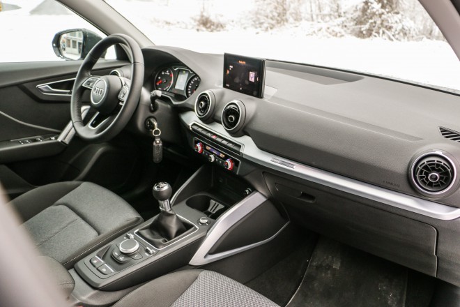 Audi Q2 - der Innenraum ist mit hervorragenden Materialien dekoriert. 