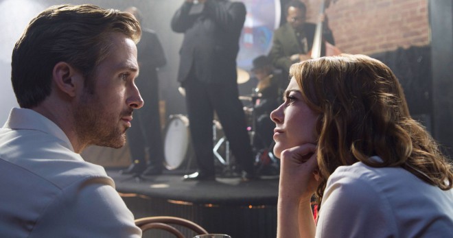 Ryan Gosling in Emma Stone v filmu Dežela La La.