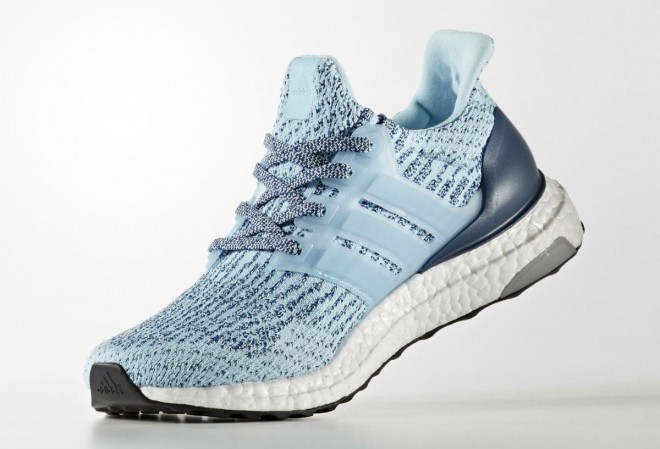 adidas UltraBOOST za ženske v Icey Blue barvni kombinaciji.
