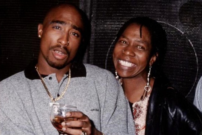 Tupac met zijn moeder