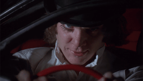 V filmu A Clockwork Orange ima Alex ima samo kačo kot hišnega ljubljenčka, saj se je bal ostalih živali.