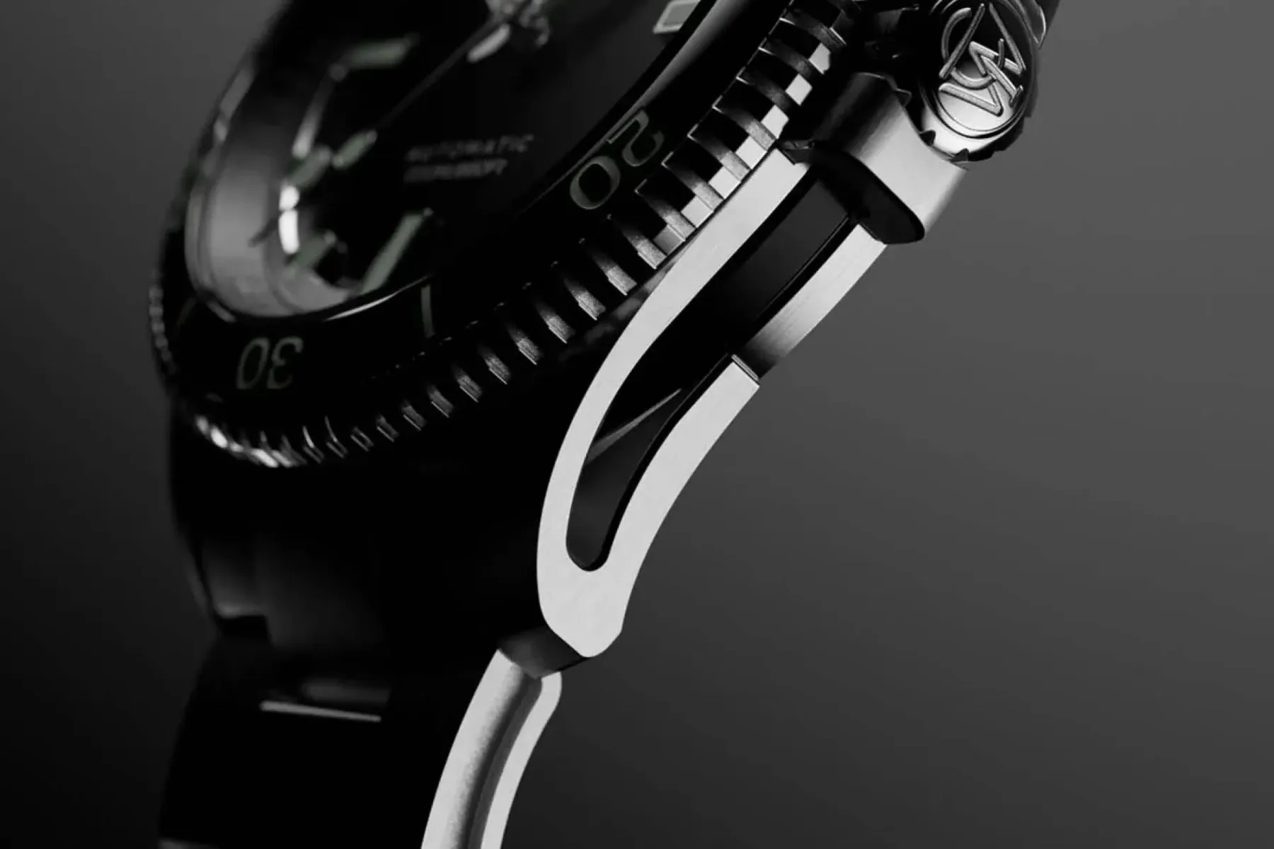 1.000 € za Timex: Timex Atelier Marine M1A je potapljaška ura, ki dokazuje, da Timex zmore več kot poceni ure