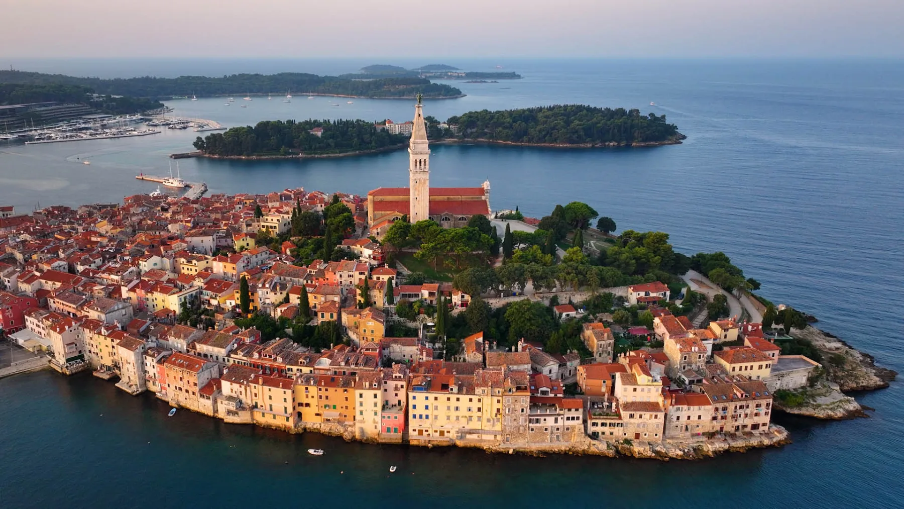 10 najbolj očarljivih obmorskih vasic na Hrvaškem, kjer boste to poletje dejansko doživeli mediteransko pravljico (2026)