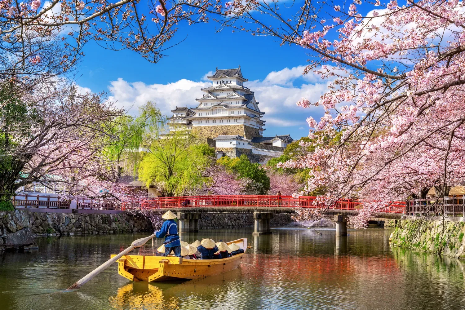 10 najboljših hotelov v Osaki: Zakaj je to japonsko mesto med najbolj zaželenimi destinacijami v letu 2025?