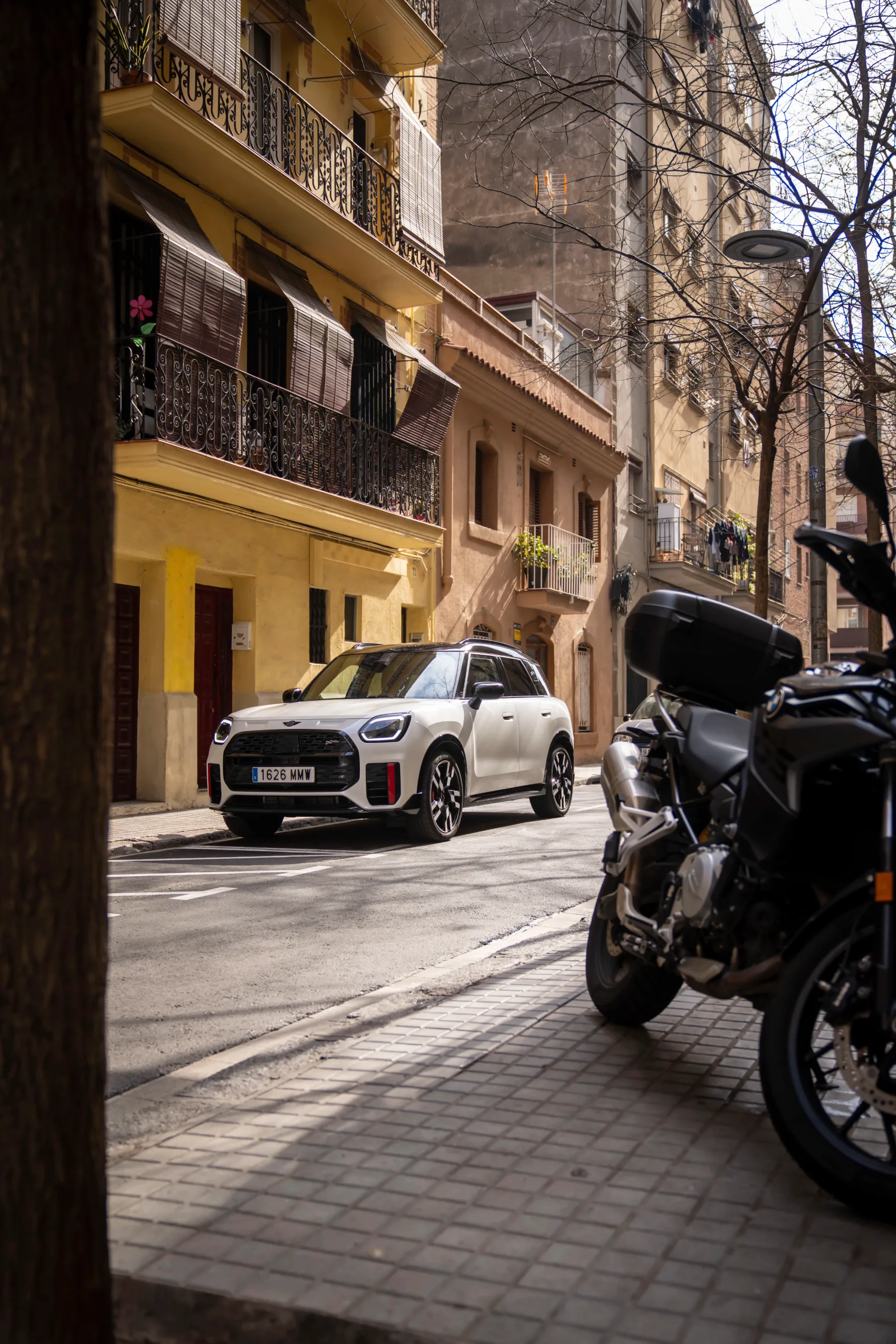 10 razlogov, zakaj je MINI JCW Countryman ALL4 (2025) najbolj smiseln “BMW” ta hip