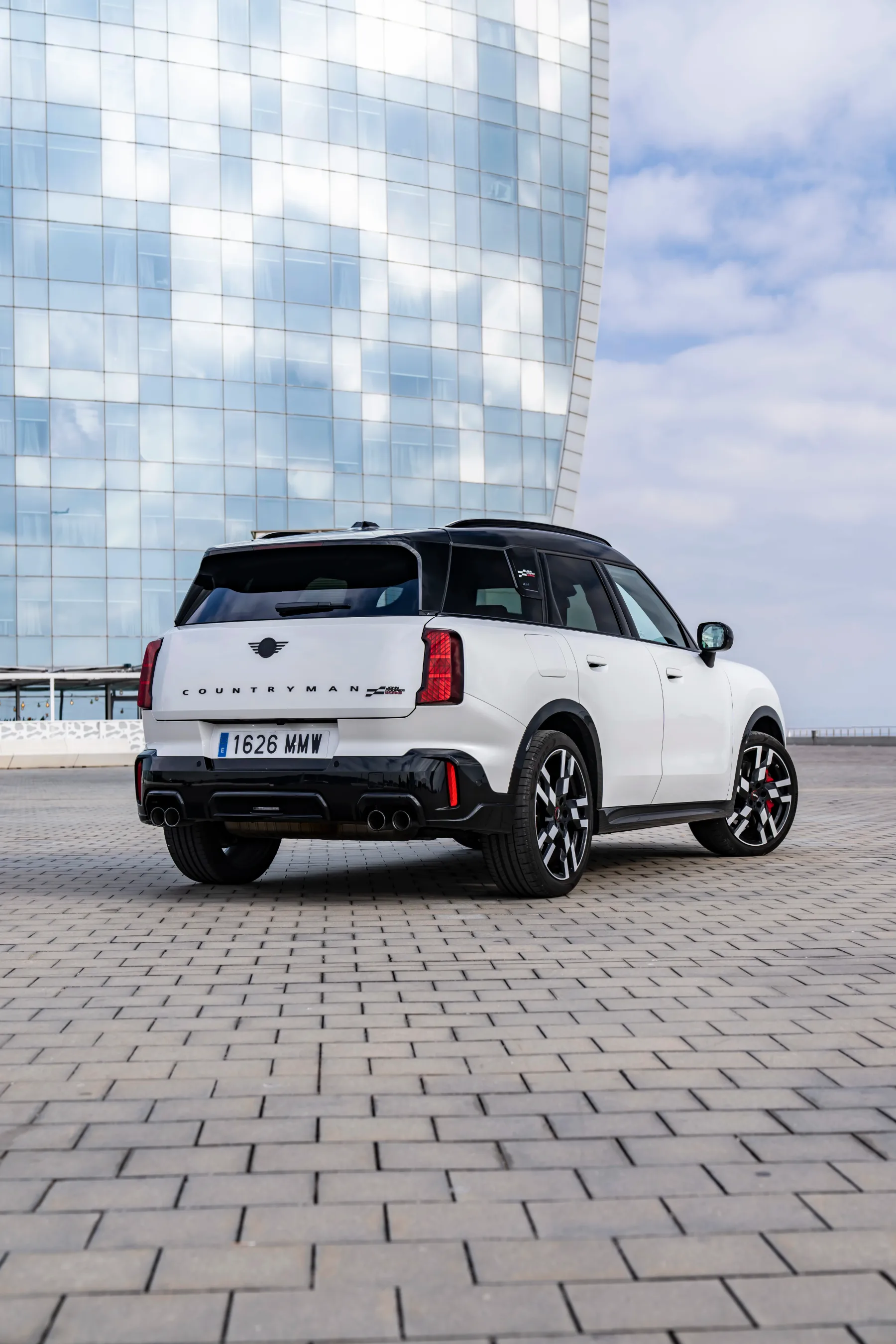 10 razlogov, zakaj je MINI JCW Countryman ALL4 (2025) najbolj smiseln “BMW” ta hip