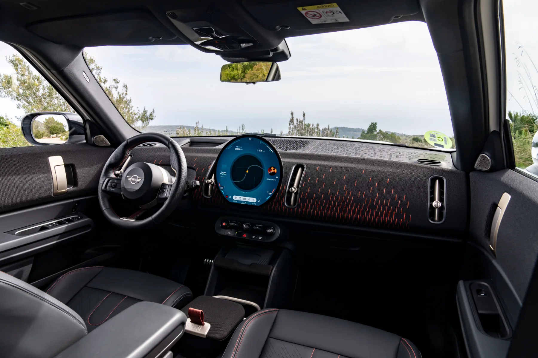 10 razlogov, zakaj je MINI JCW Countryman ALL4 (2025) najbolj smiseln “BMW” ta hip