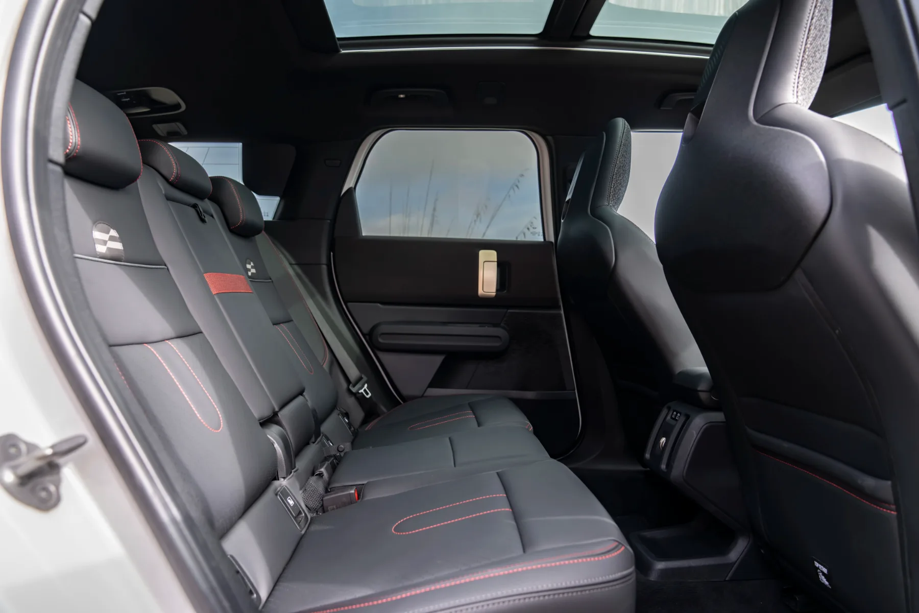 10 razlogov, zakaj je MINI JCW Countryman ALL4 (2025) najbolj smiseln “BMW” ta hip
