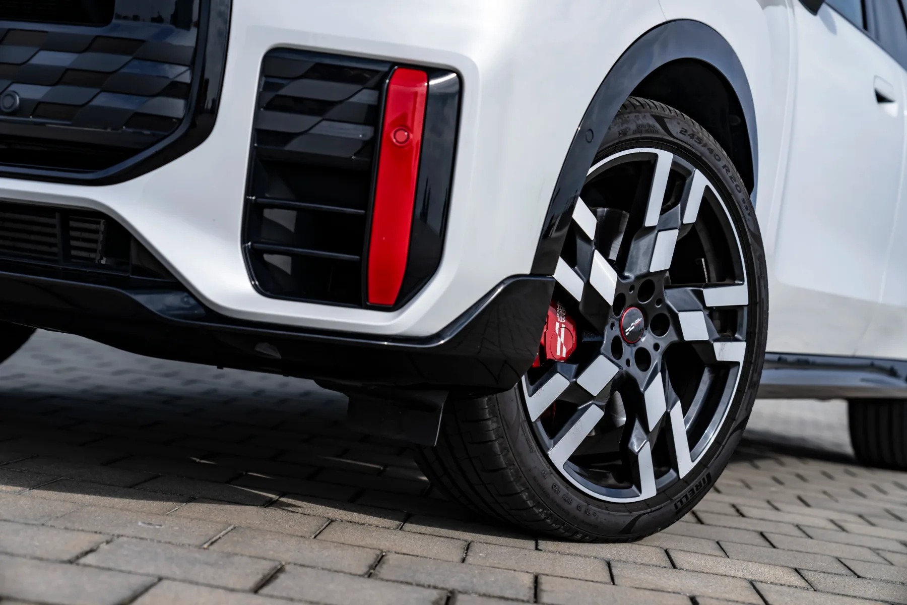 10 razlogov, zakaj je MINI JCW Countryman ALL4 (2025) najbolj smiseln “BMW” ta hip
