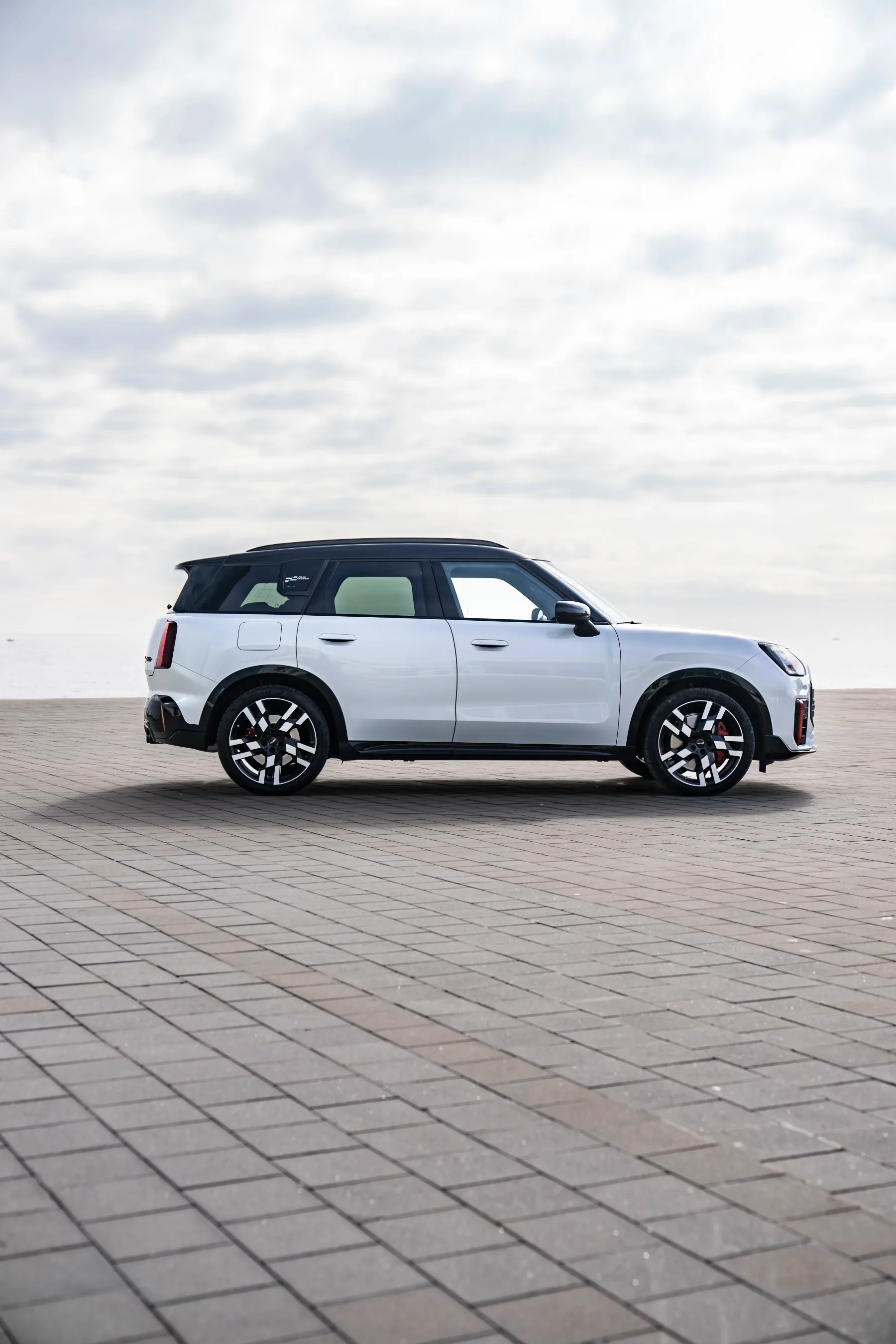 10 razlogov, zakaj je MINI JCW Countryman ALL4 (2025) najbolj smiseln “BMW” ta hip