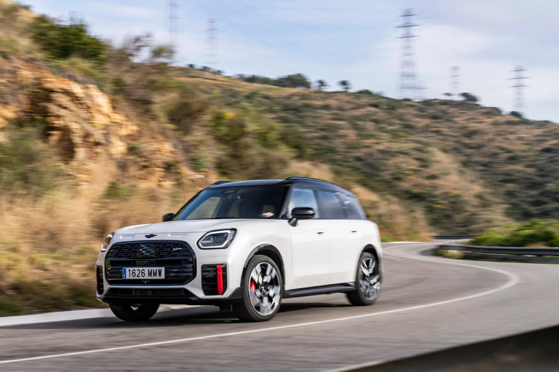 10 razlogov, zakaj je MINI JCW Countryman ALL4 (2025) najbolj smiseln “BMW” ta hip