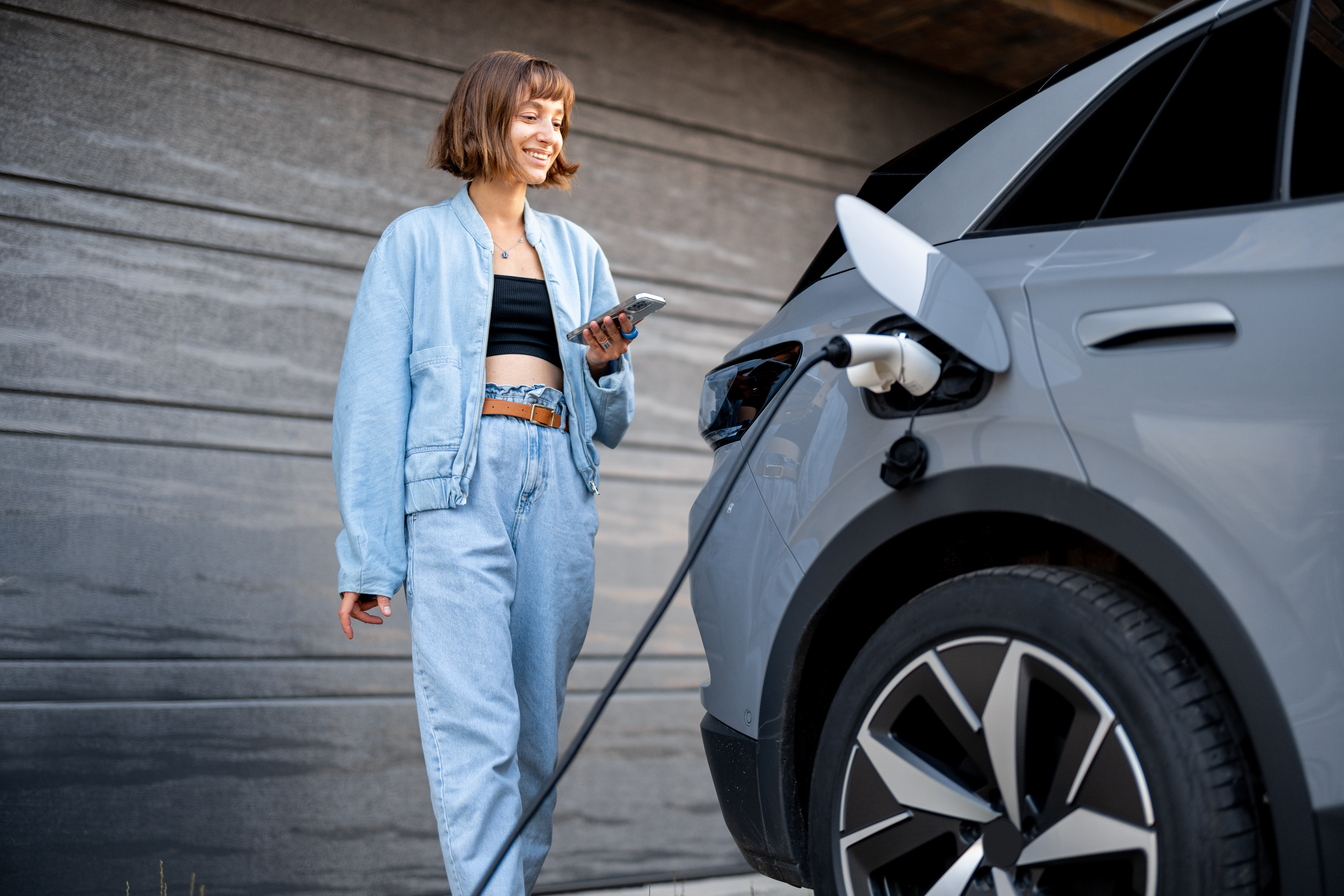 13x ovrženi miti o električnih avtomobilih v katere verjamejo nasprotniki e-mobilnosti