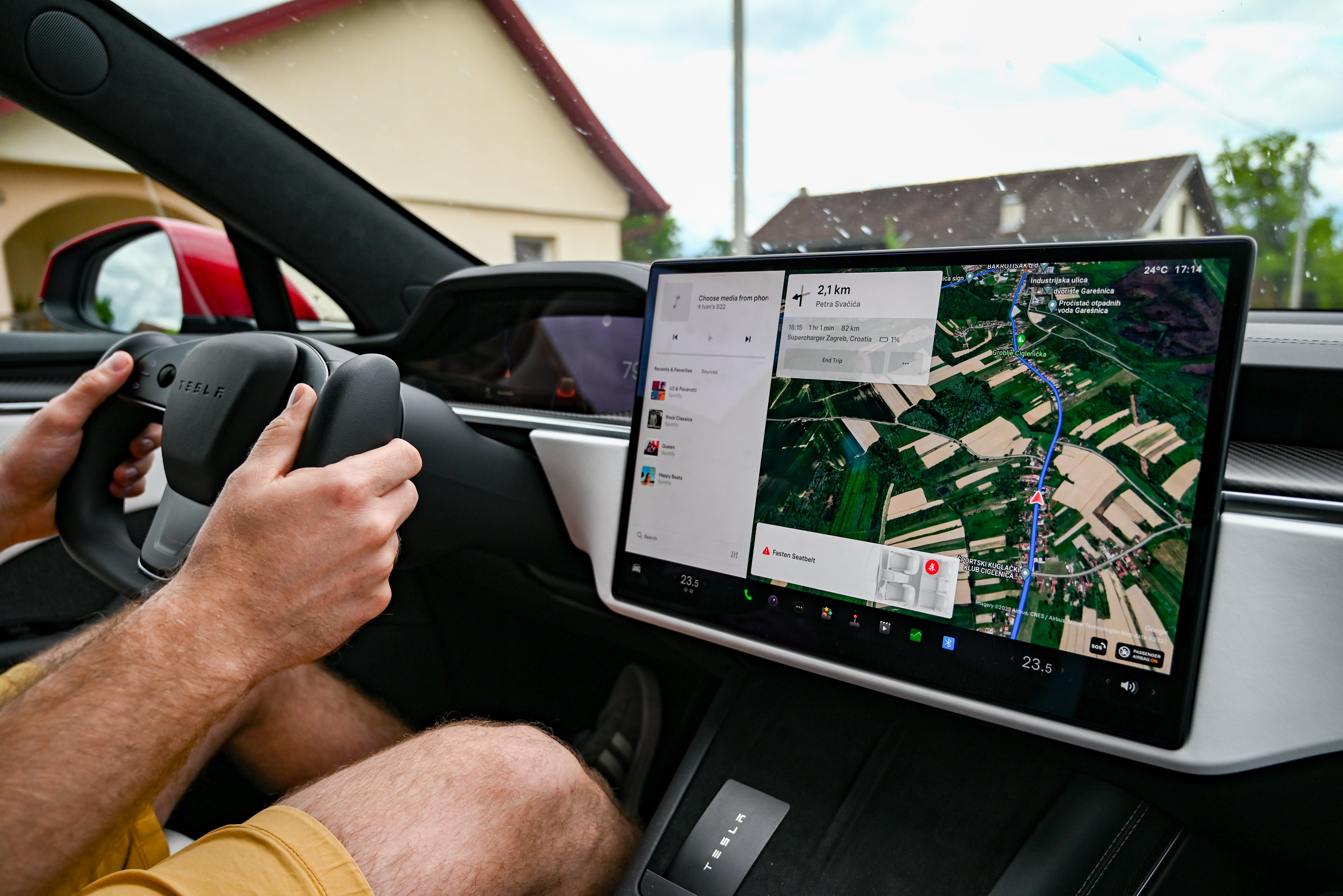 13x ovrženi miti o električnih avtomobilih v katere verjamejo nasprotniki e-mobilnosti