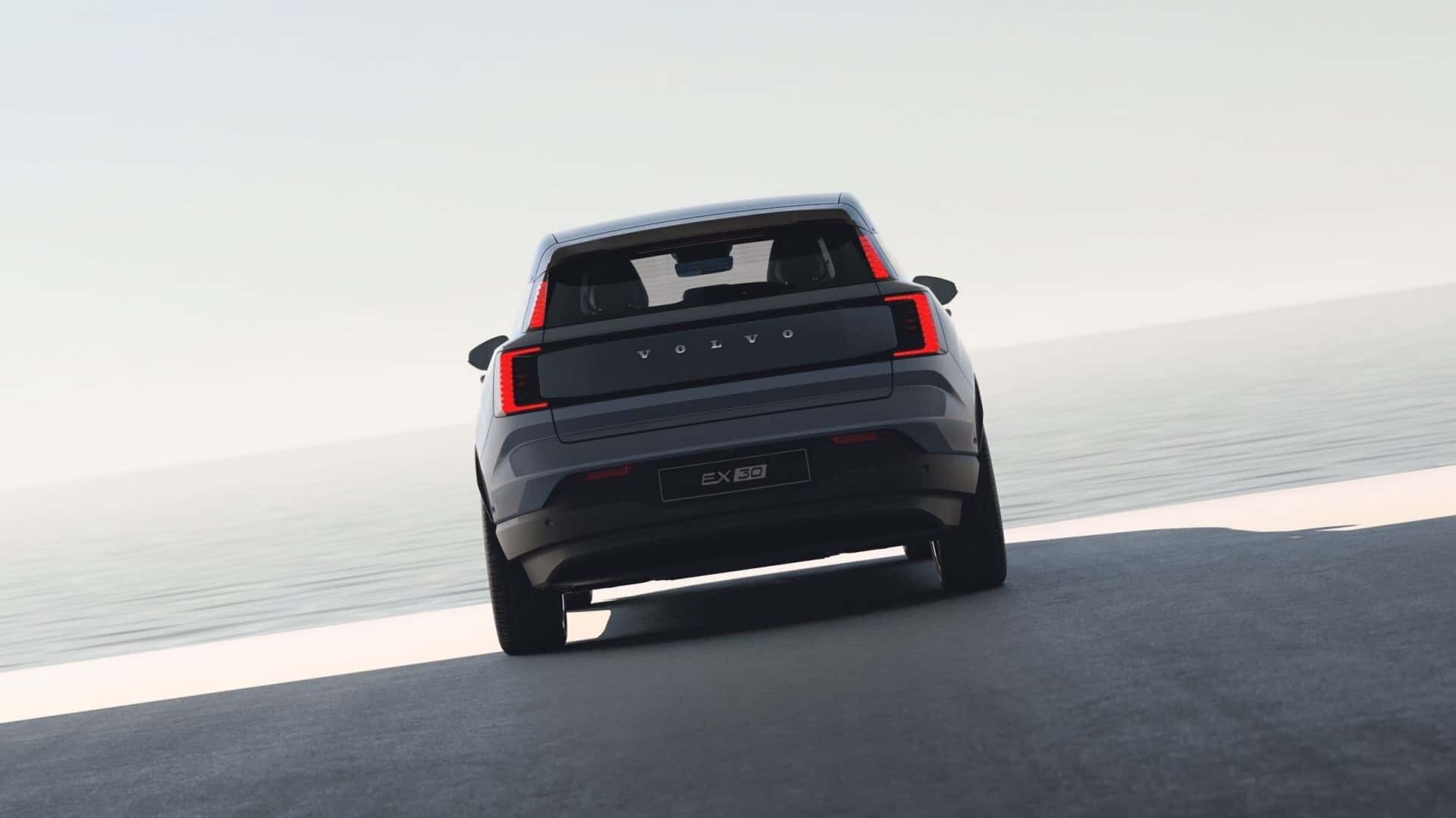 2024 Volvo EX30: cenovno izjemno dostopen električni Volvo z “bolanim” pospeševanjem!