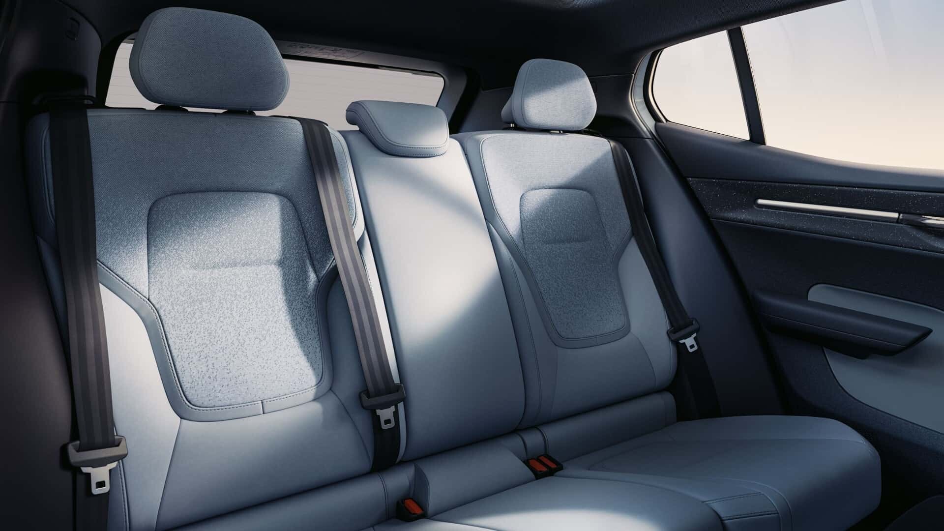 2024 Volvo EX30: cenovno izjemno dostopen električni Volvo z “bolanim” pospeševanjem!