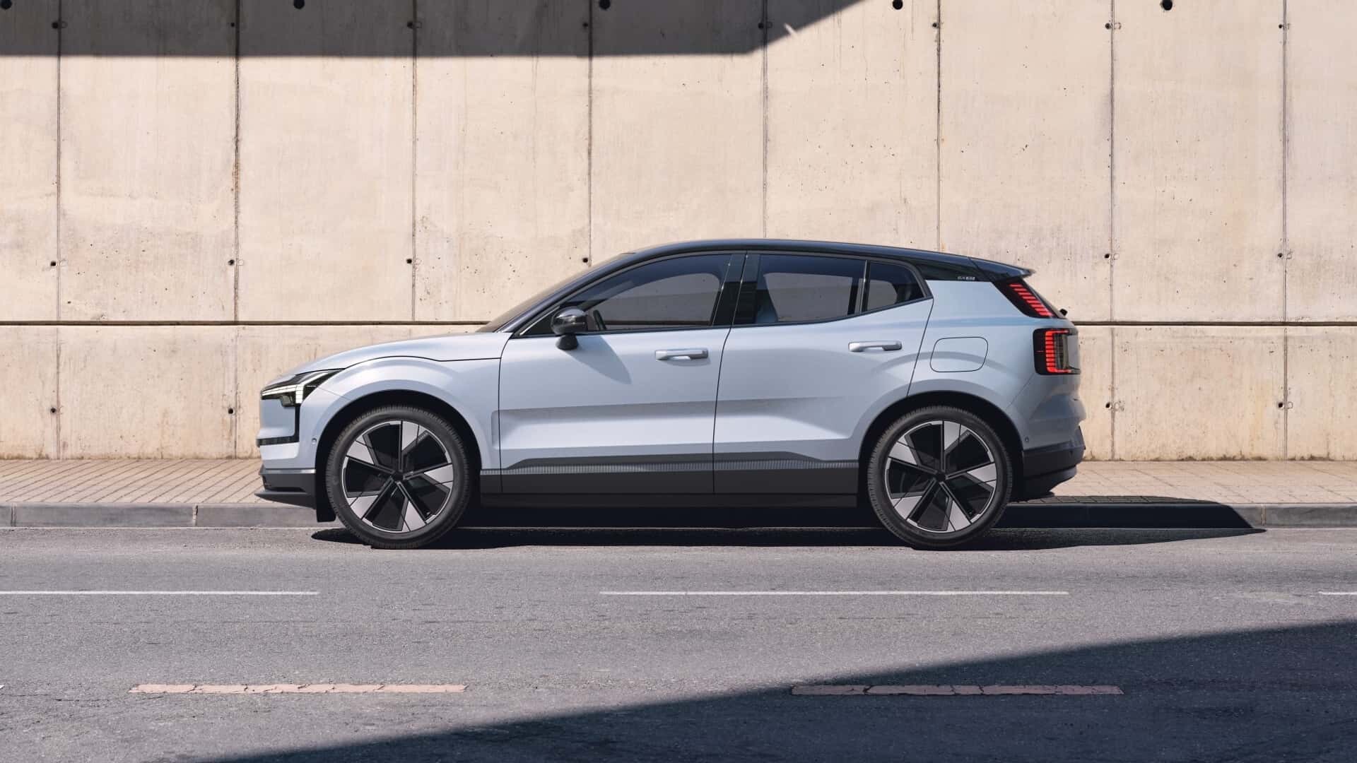 2024 Volvo EX30: cenovno izjemno dostopen električni Volvo z “bolanim” pospeševanjem!