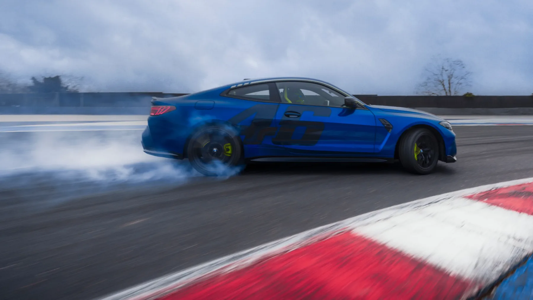 2025 BMW M4 CS VR46 Edition – posebna serija v čast Valentinu Rossiju